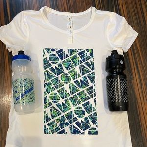 Lululemon seawheeze shirt and bottles